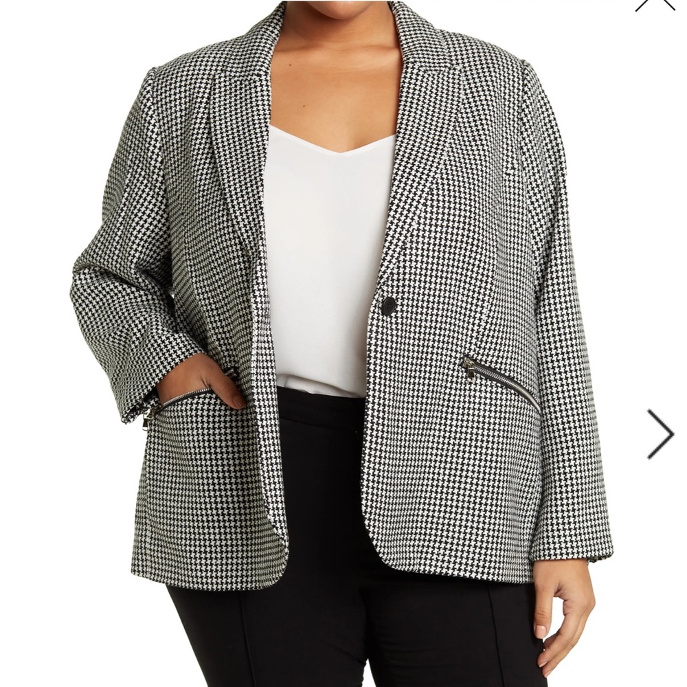 T TAHARI One Button Peak Lapel Zip Pocket Blazer In Black And White Houndstooth